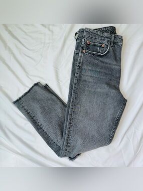 Zara Light Grey High-Rise Straight Jeans